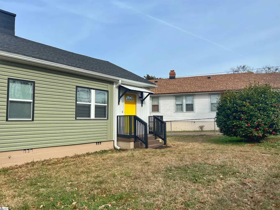208 B Collins Avenue, Spartanburg, SC 29306 - #2