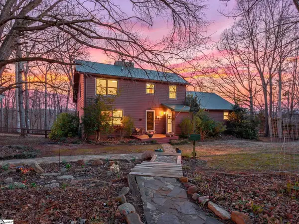 405 Loop Road, Campobello, SC 29322