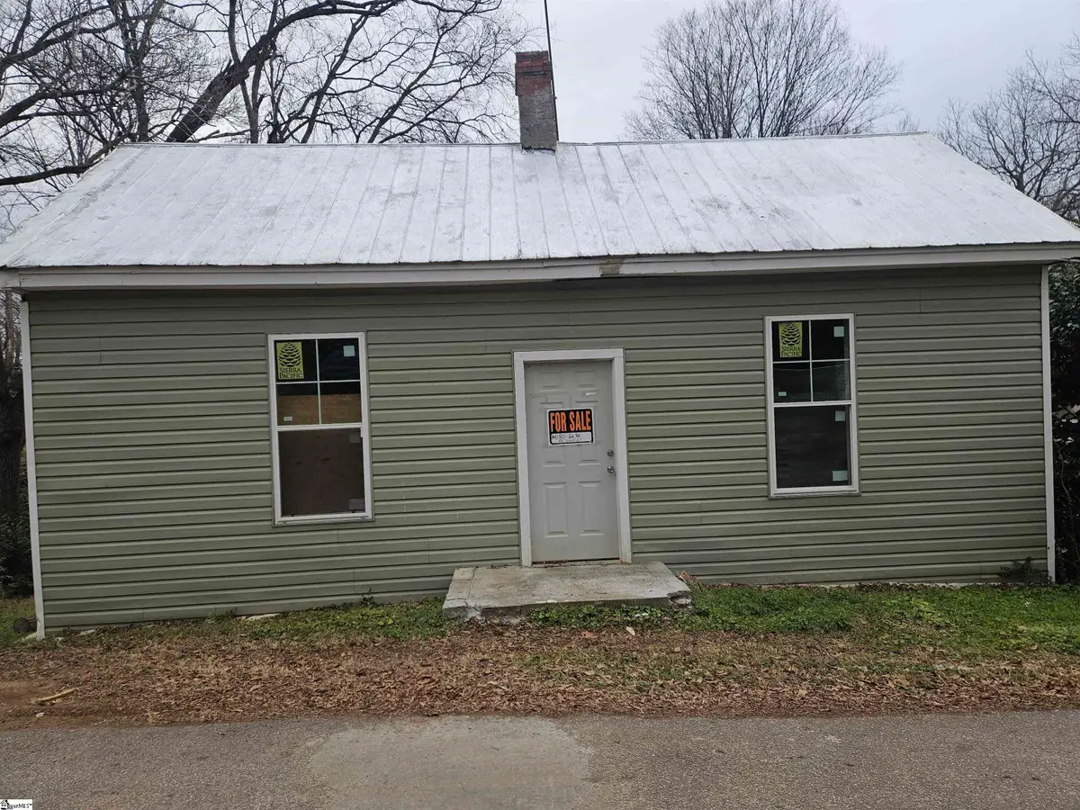 102 Pine Street, Laurens, SC 29360 - #1