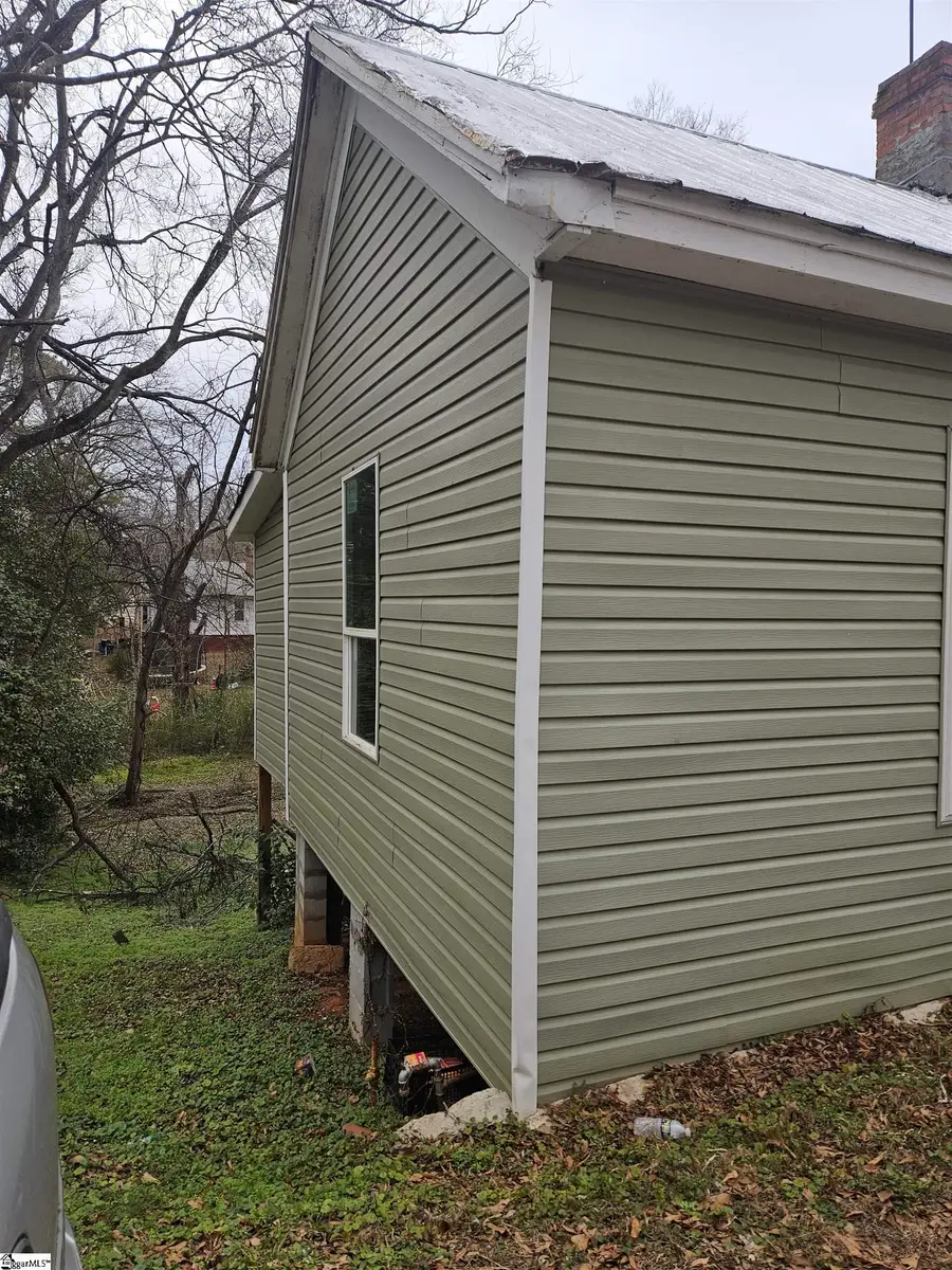 102 Pine Street, Laurens, SC 29360 - #3