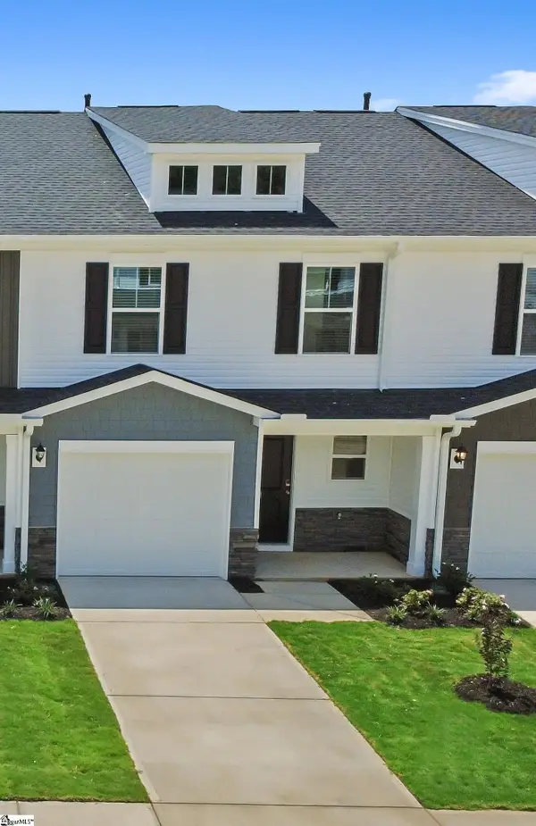 106 Mclauren Place, Fountain Inn, SC 29644