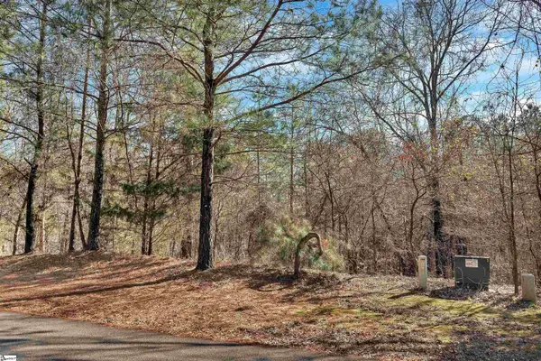 1106 Bay Drive, Fair Play, SC 29643