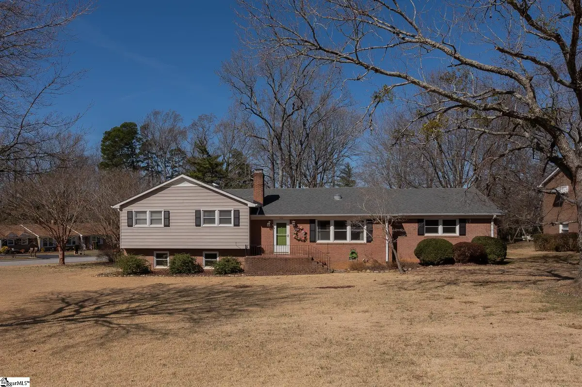 332 St James Drive, Spartanburg, SC 29301 - #1