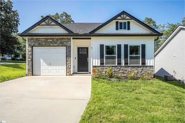 7 Lawrence Street, Inman, SC 29349