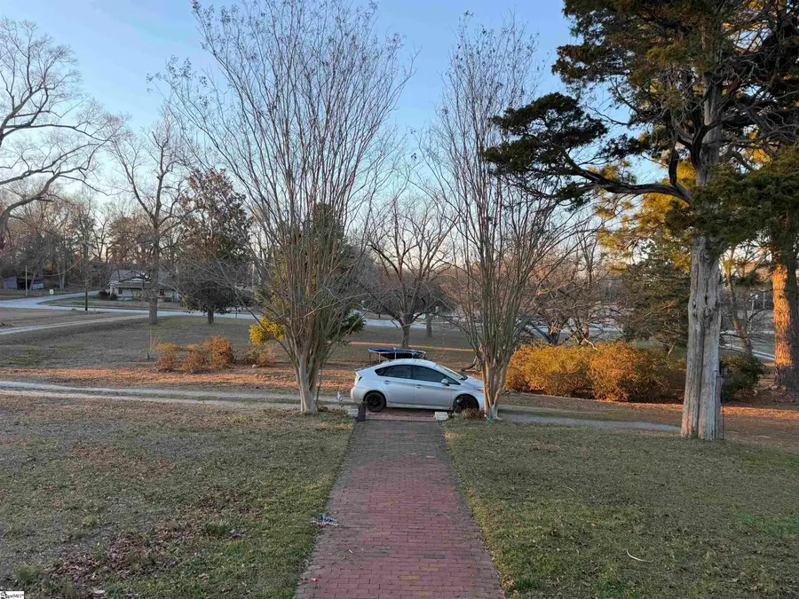 2120 101 Highway, Gray Court, SC 29645 - #2