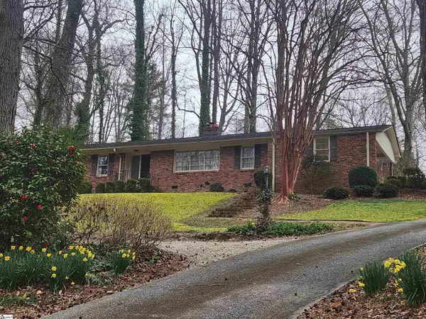 8 Cascade Court, Greenville, SC 29611