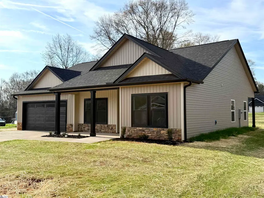 179 Cedar Avenue, Wellford, SC 29385 - #2