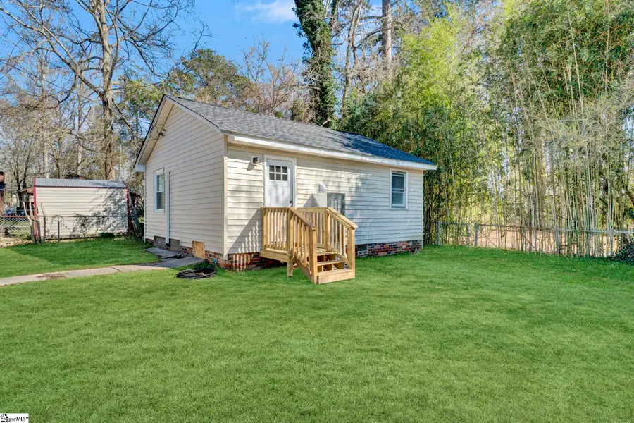 207 Elm Street, Clinton, SC 29325 - #3