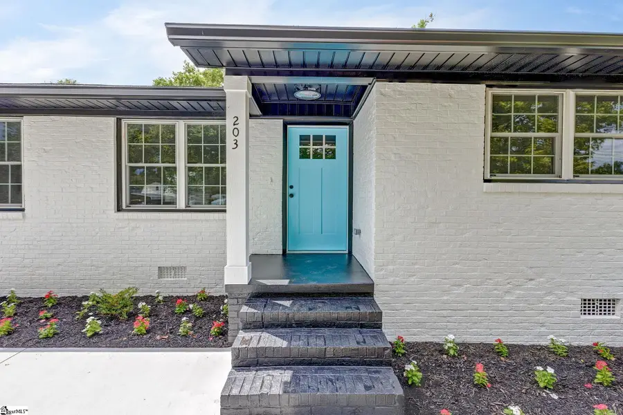203 Montgomery Street, Laurens, SC 29360 - #2