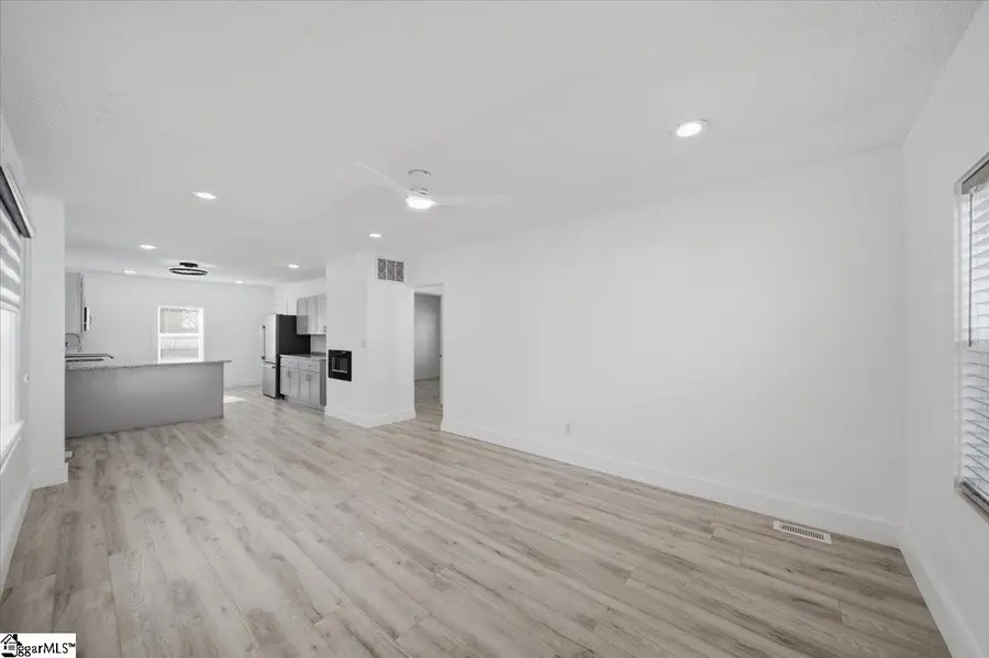 208B Collins Avenue, Spartanburg, SC 29306 - #3