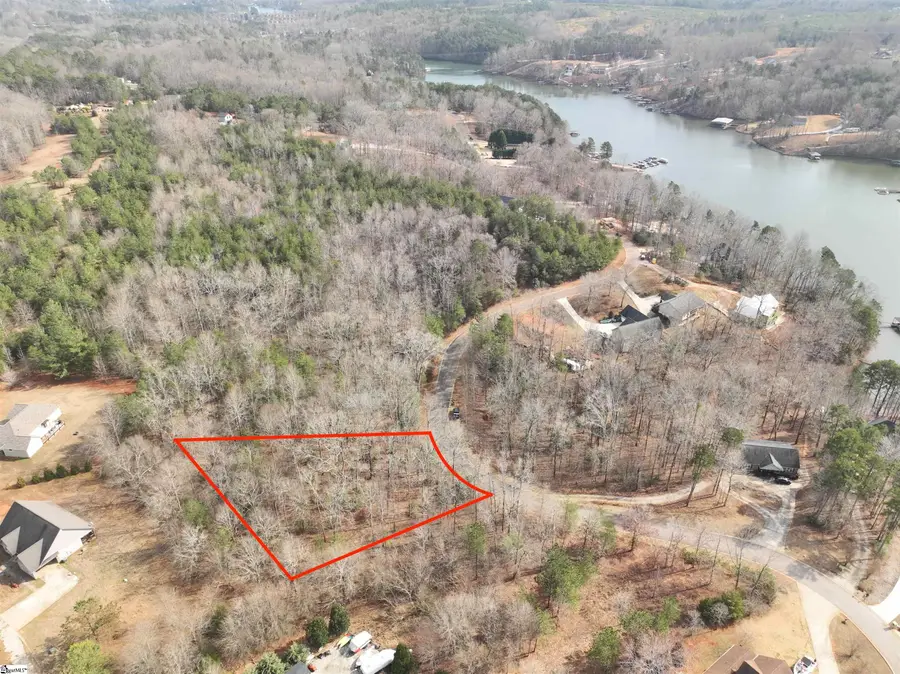 130 W Waters Edge Lane, West Union, SC 29696 - #2