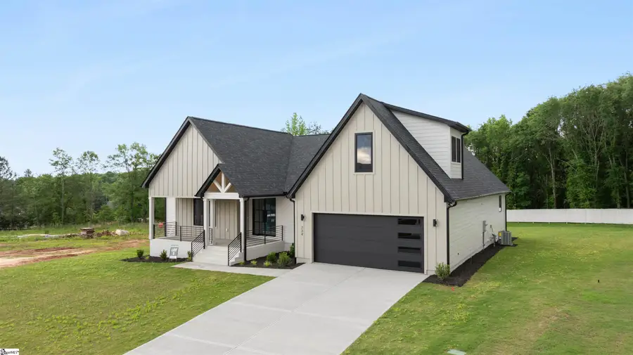 734 New South Court, Wellford, SC 29385 - #2