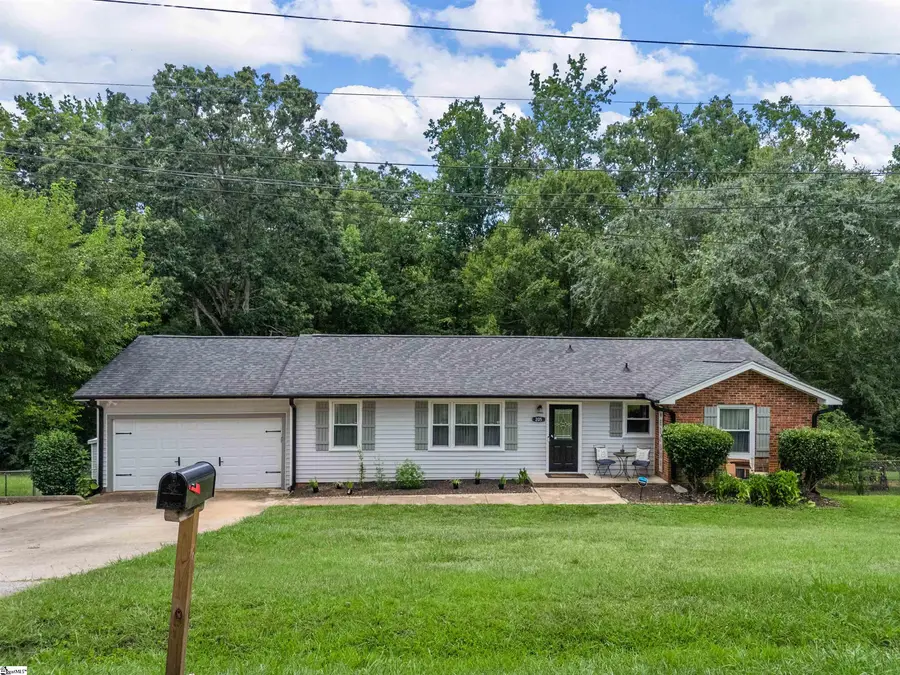 205 Maxie Avenue, Greenville, SC 29611 - #3