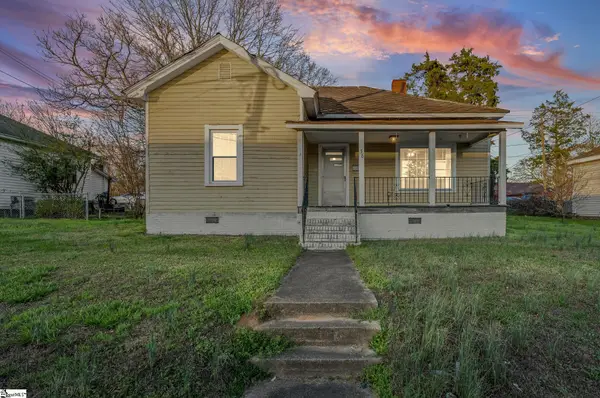 38 N Greenwood Avenue, Ware Shoals, SC 29692