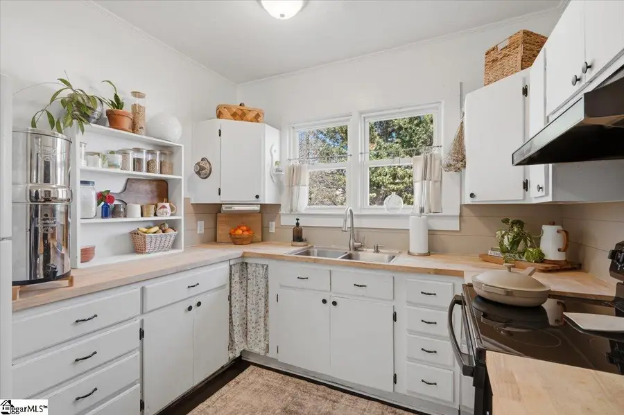 17 1st Street, Inman, SC 29349 - #2