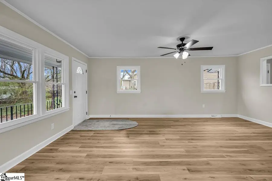 410 E South 3rd Street, Seneca, SC 29678 - #2