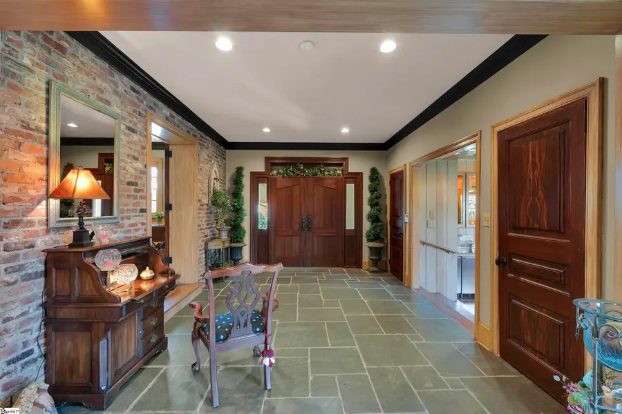 121 Montgomery Drive, Spartanburg, SC 29302 - #2