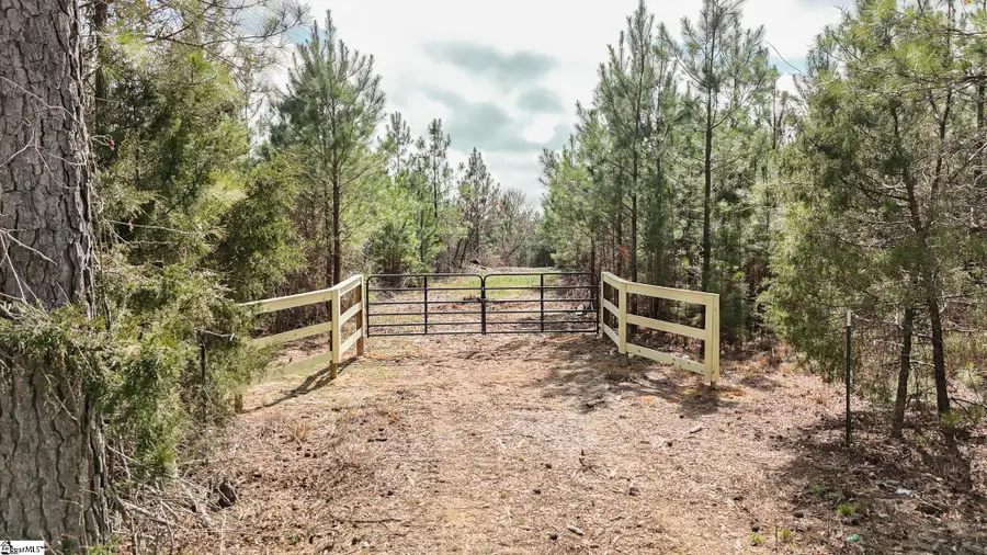 588 Lake Road, Clinton, SC 29325 - #3