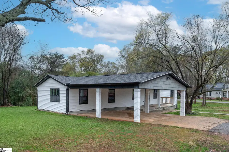 136 Moore Street, Wellford, SC 29385 - #2