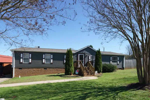 2 Raisinwood Drive, Simpsonville, SC 29681