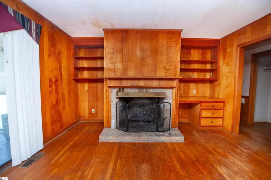 105 Ridgeway Road, Spartanburg, SC 29301 - #3