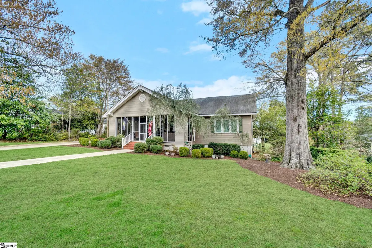 203 S Adair Street, Clinton, SC 29325 - #1