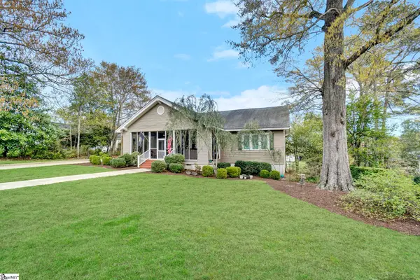 203 S Adair Street, Clinton, SC 29325