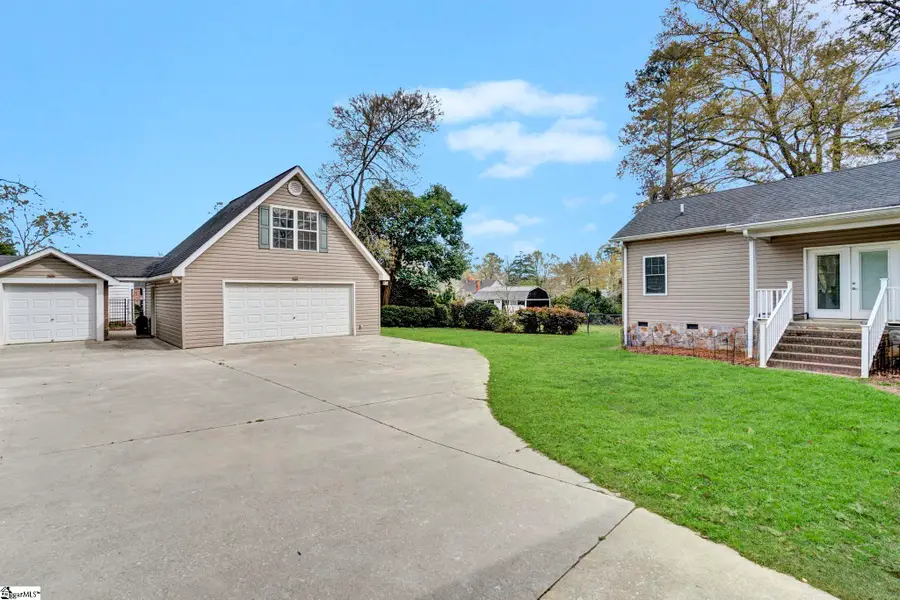 203 S Adair Street, Clinton, SC 29325 - #3