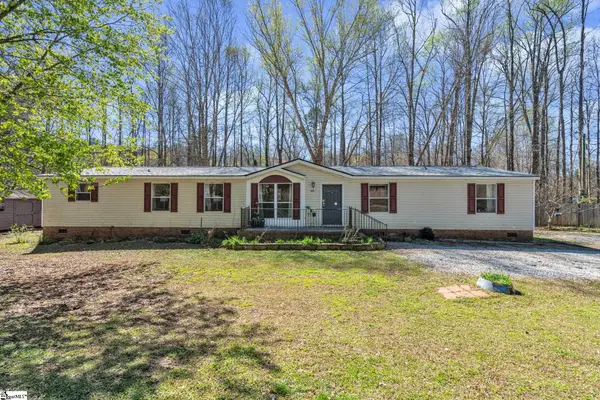 109 Lakeside Drive, Taylors, SC 29687