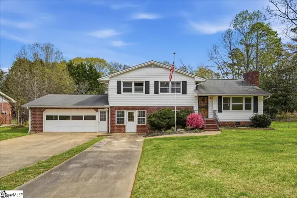 11 Spring Valley Road, Greenville, SC 29615