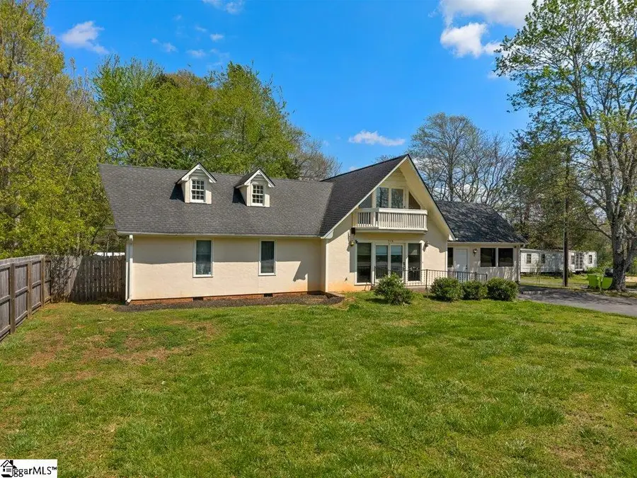 719 S Howard Avenue, Landrum, SC 29356 - #2