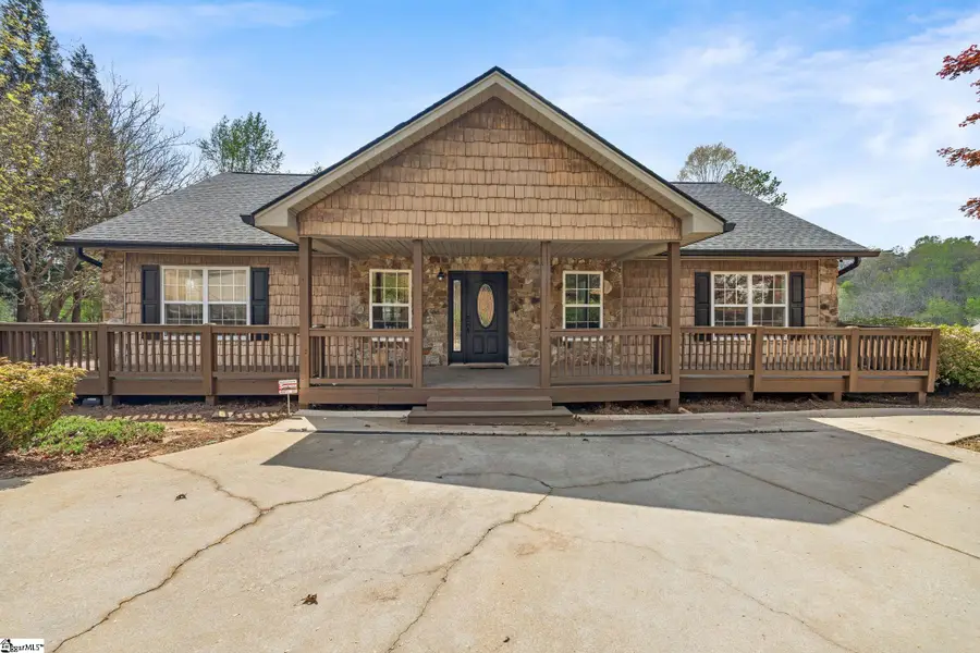 143 W Waters Edge Lane, West Union, SC 29696 - #2