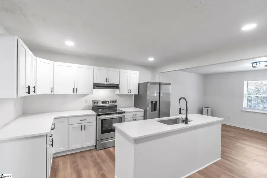 4 Easy Street, Taylors, SC 29687 - #3