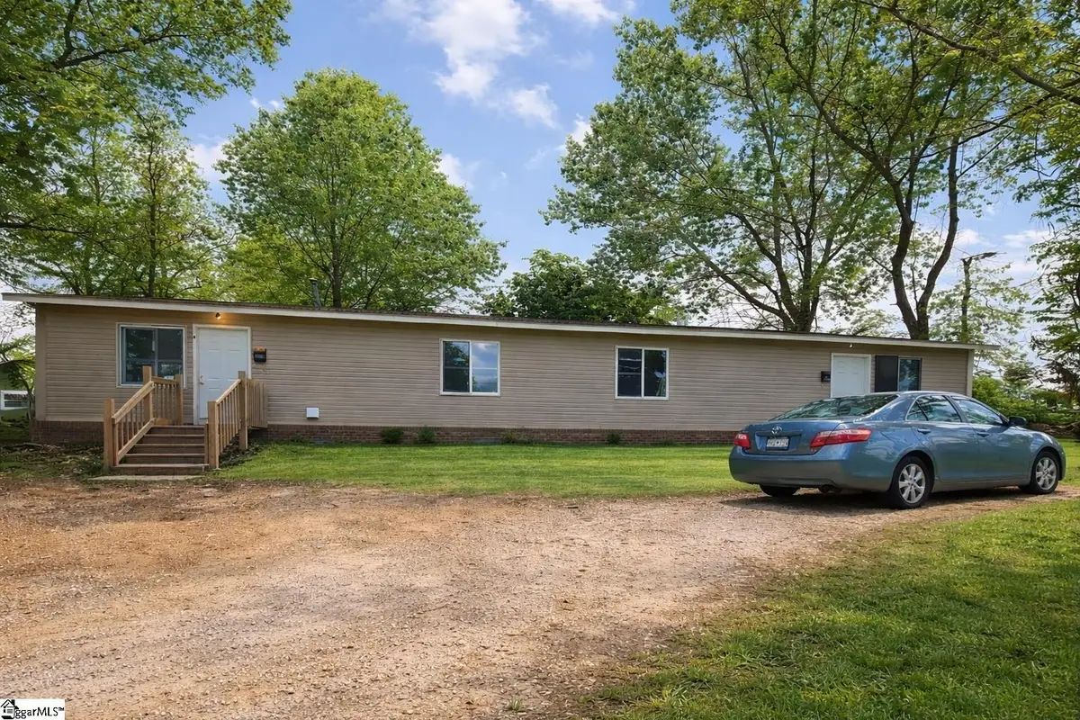 802 Kings Court, Greenwood, SC 29646 - #1