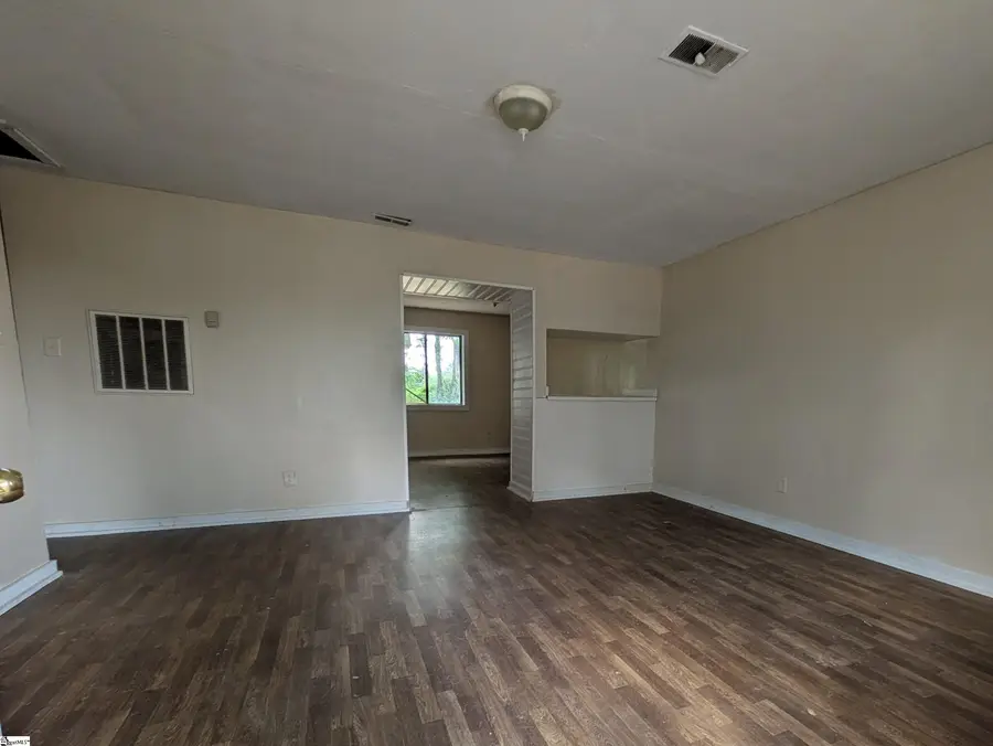 802 Kings Court, Greenwood, SC 29646 - #2