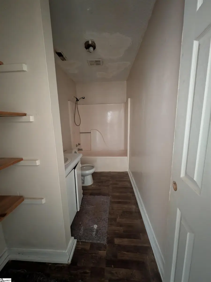 802 Kings Court, Greenwood, SC 29646 - #3