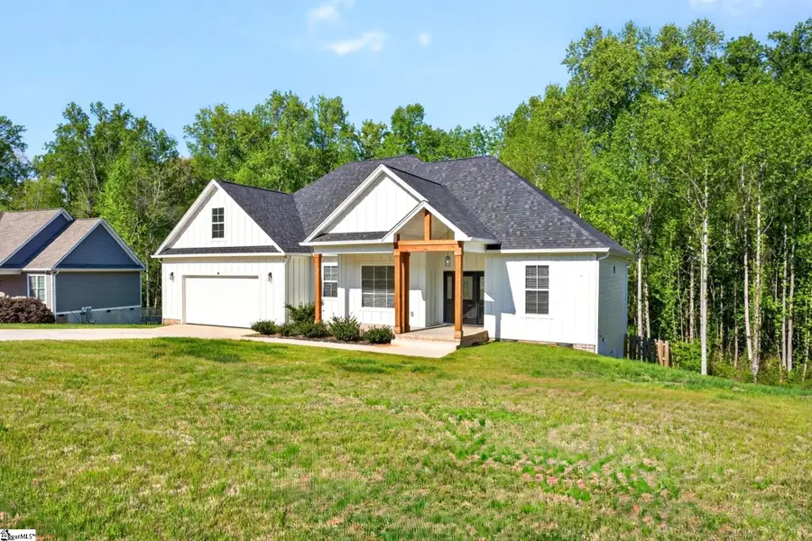 184 Woodland Avenue, Inman, SC 29349 - #2