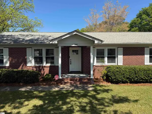 304 Pine Knoll Drive, Greenville, SC 29609