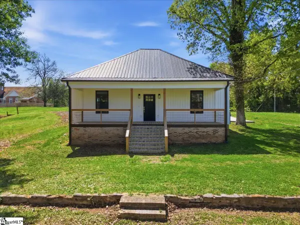 202 S Howard Avenue, Landrum, SC 29356