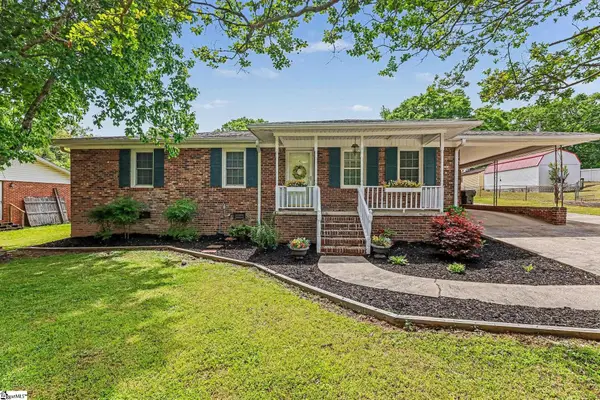 9 Poplar Street, Woodruff, SC 29388