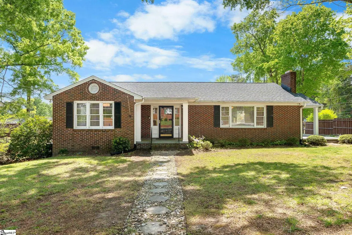 607 W Farley Avenue, Laurens, SC 29360 - #1