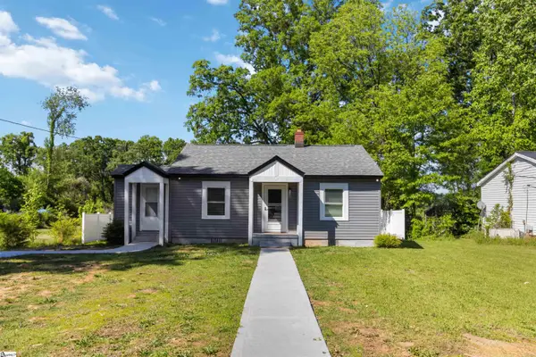 809 E Ferguson Street, Clinton, SC 29325