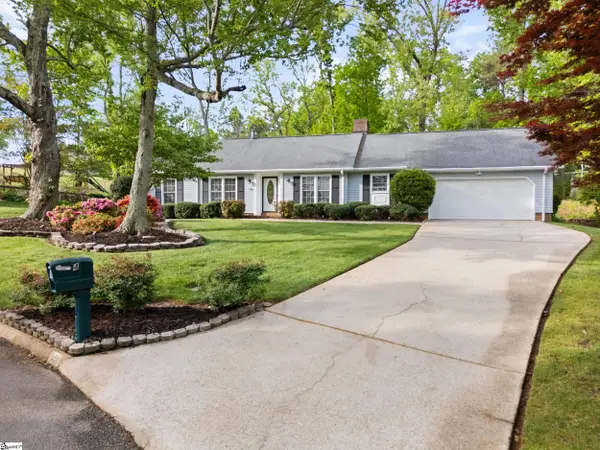 4 Merry Oaks Court, Greenville, SC 29615