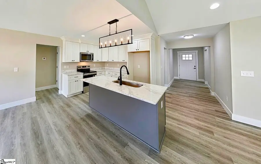 362 W Church Avenue, Cowpens, SC 29330 - #2
