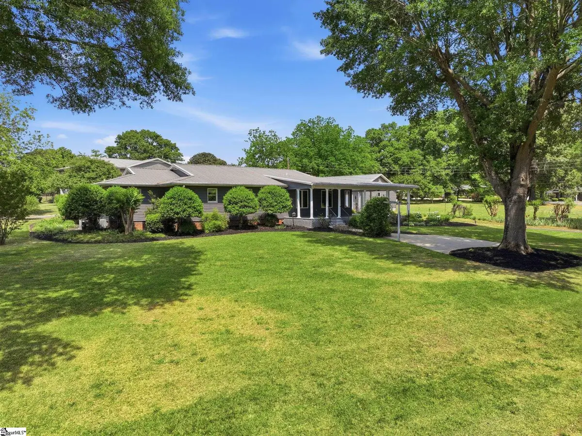 211 Bennett Circle, Spartanburg, SC 29307 - #1