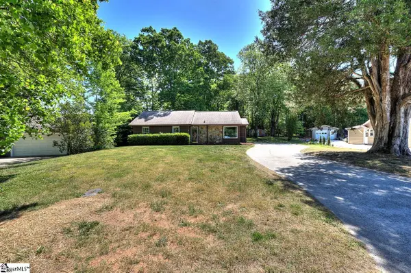 8 Rising Sun Court, Taylors, SC 29687-3516