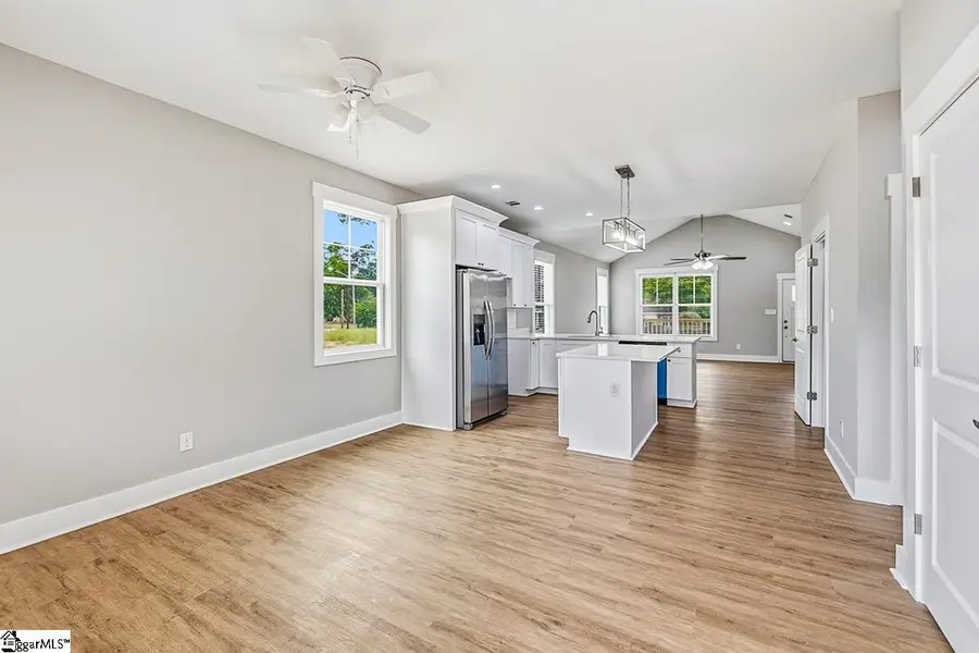 215 W Durst Avenue, Greenwood, SC 29646 - #3