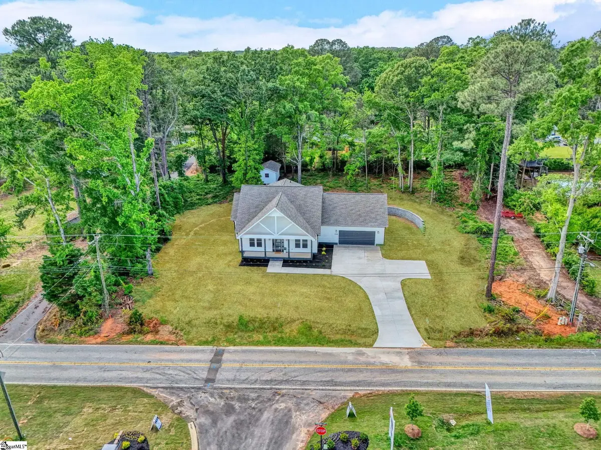 208 Pinehaven Street, Laurens, SC 29360 - #1