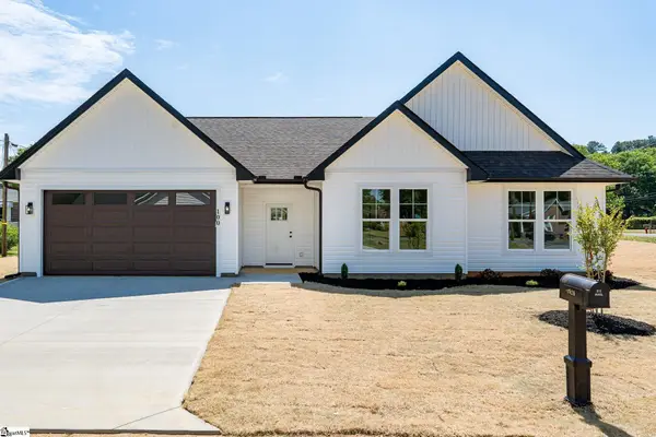 100 Cottage Street, Wellford, SC 29385