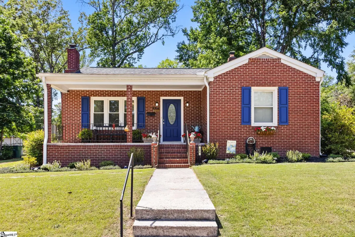 204 S Holland Street, Clinton, SC 29325 - #1